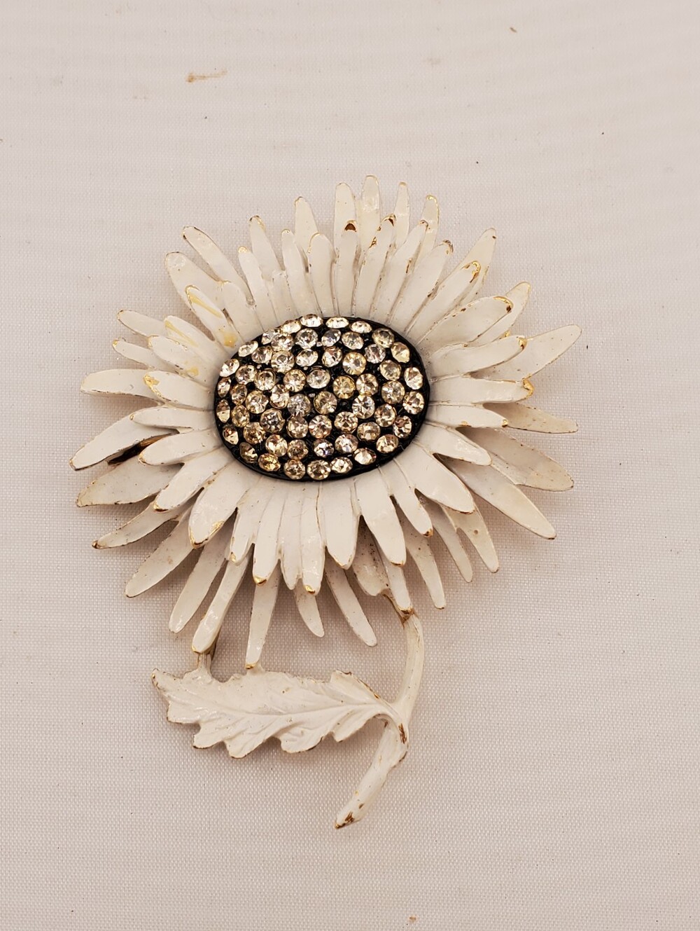 BSK White Enameled Sunflower Brooch